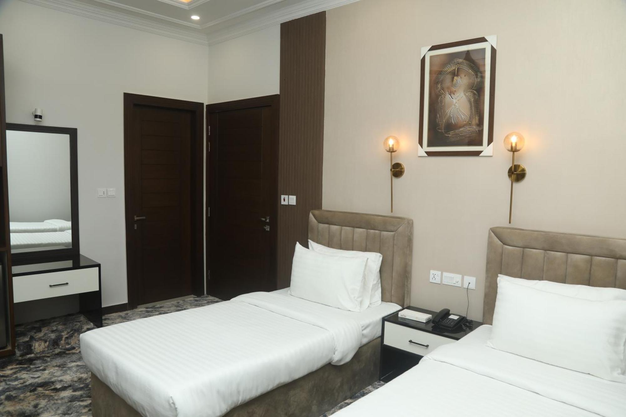 Swarg Hotel Sahiwal Extérieur photo