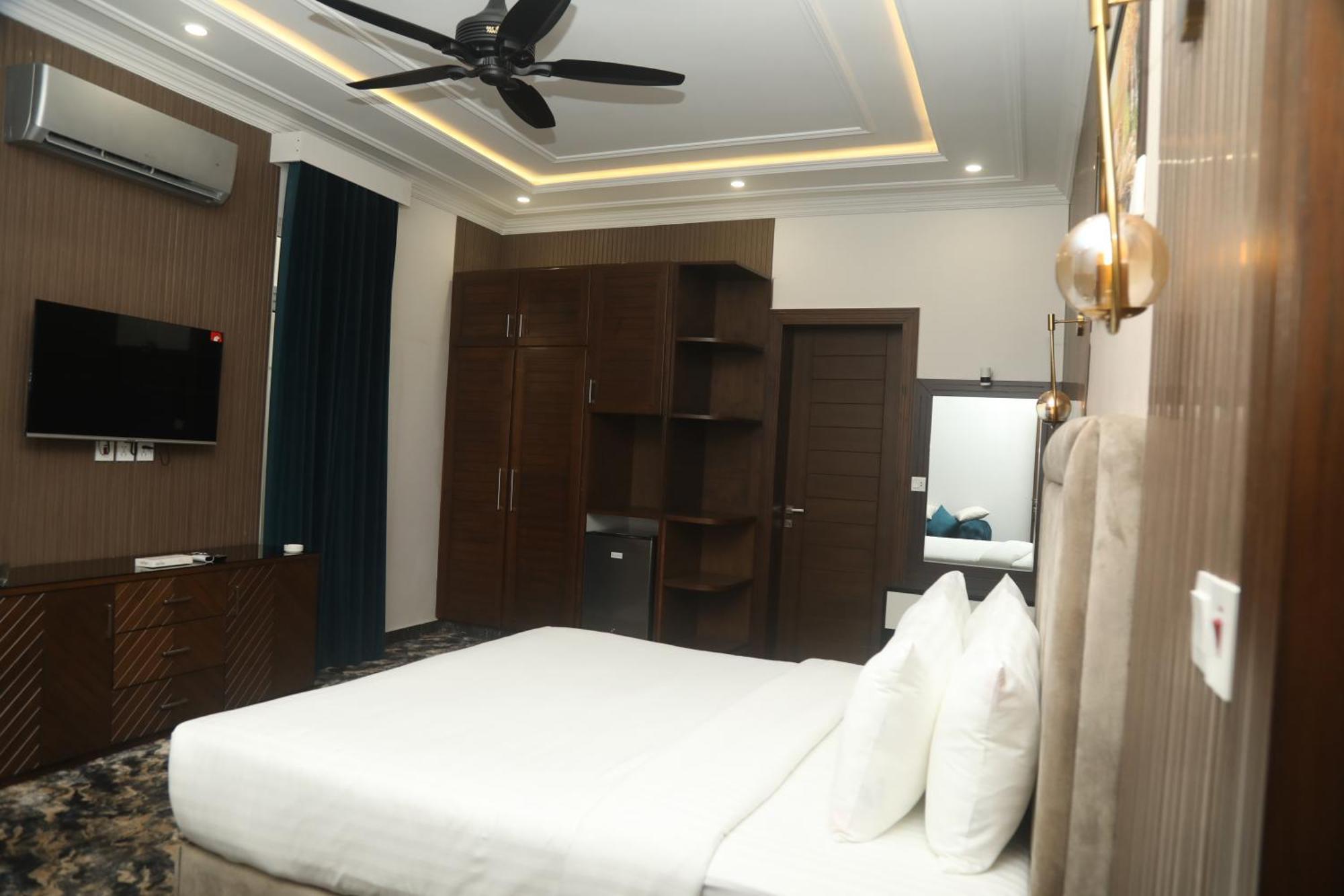 Swarg Hotel Sahiwal Extérieur photo