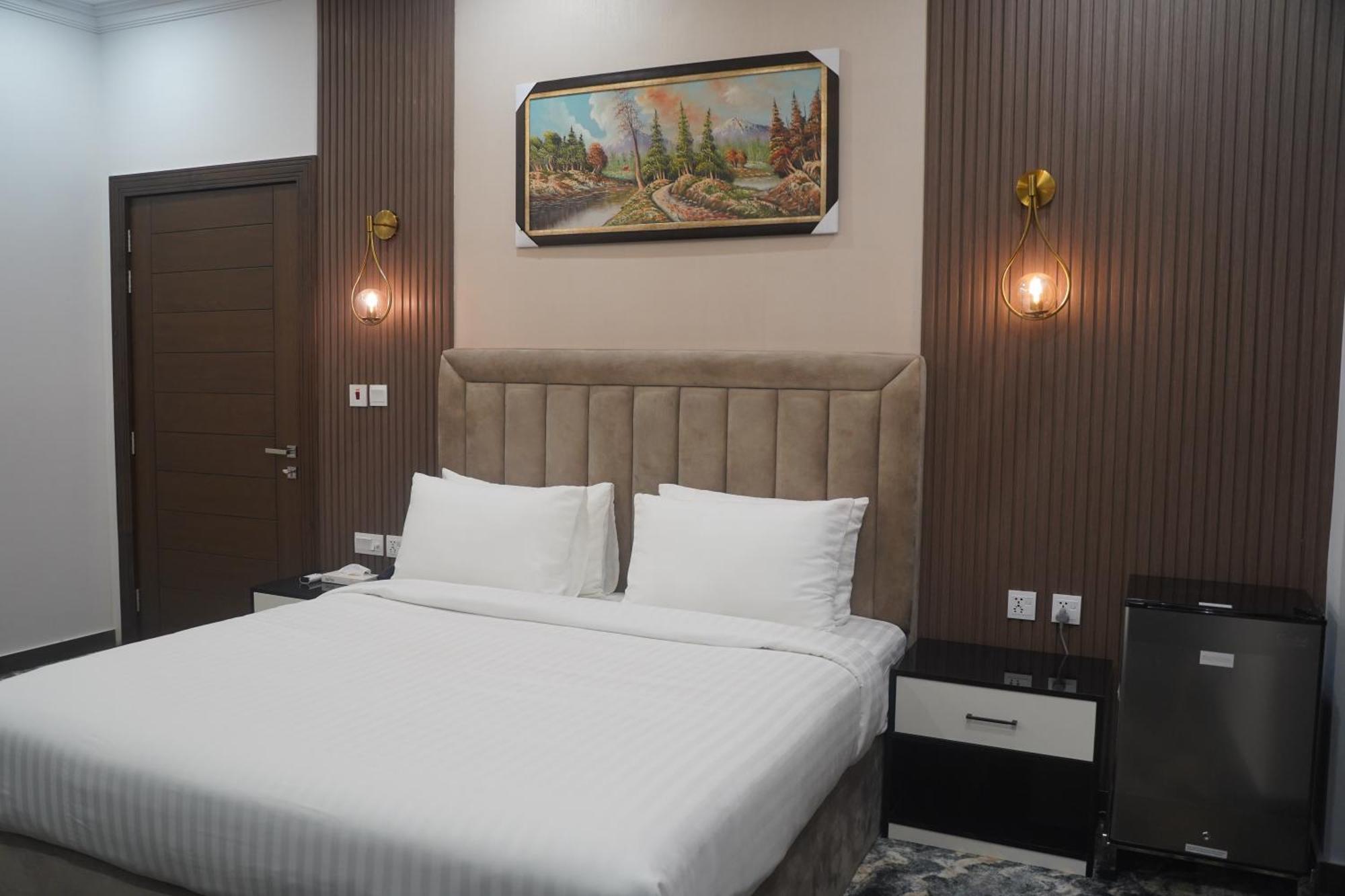Swarg Hotel Sahiwal Extérieur photo