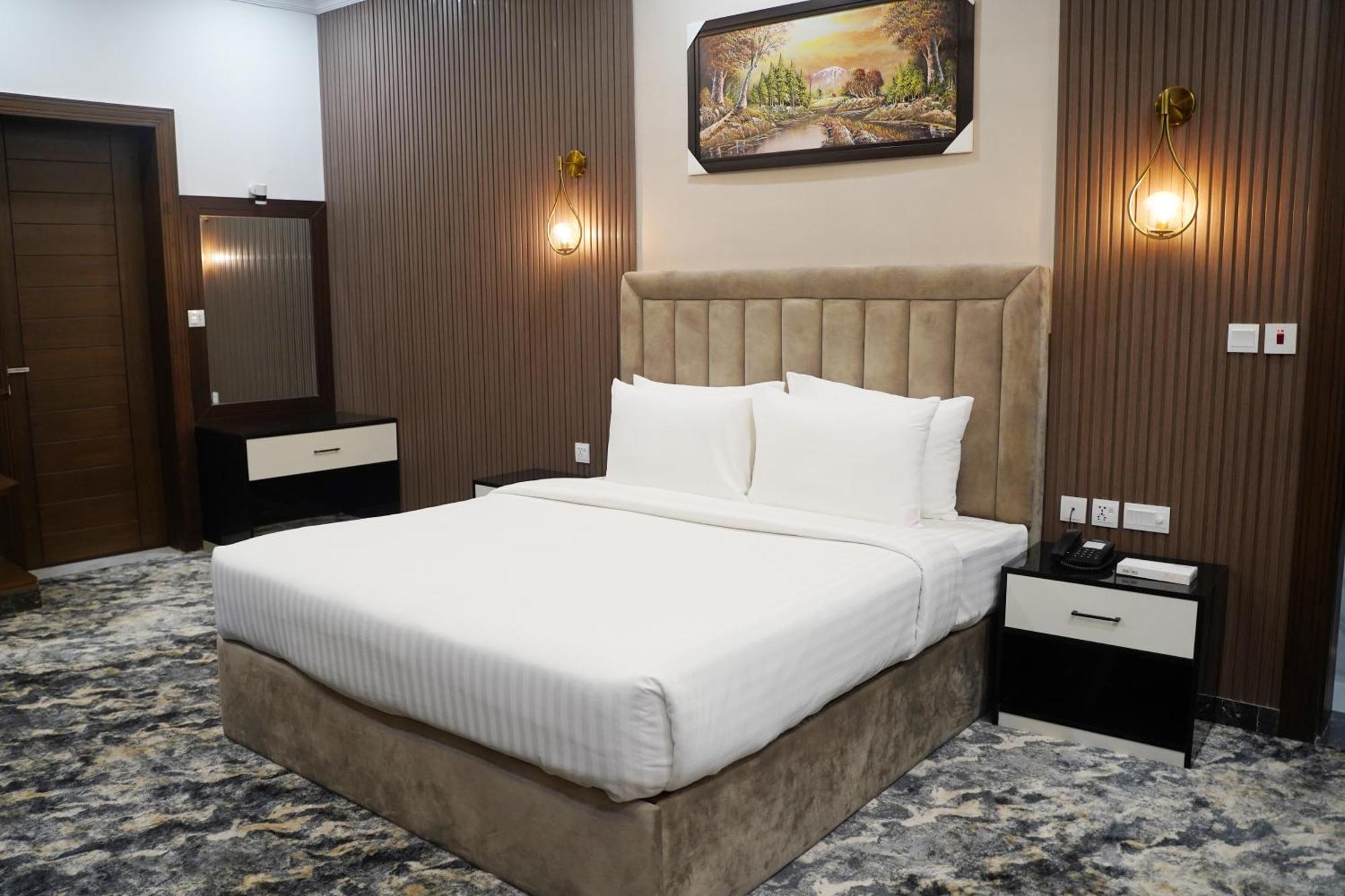 Swarg Hotel Sahiwal Extérieur photo